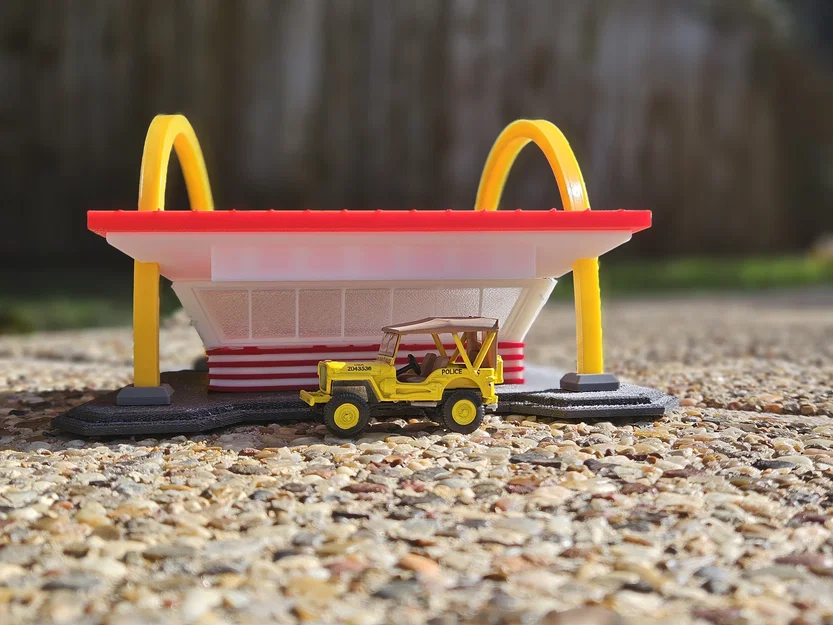 Mô hình cửa hàng McDonalds cổ điển tỉ lệ 1:64 cho dân chơi mô hình - Image 2