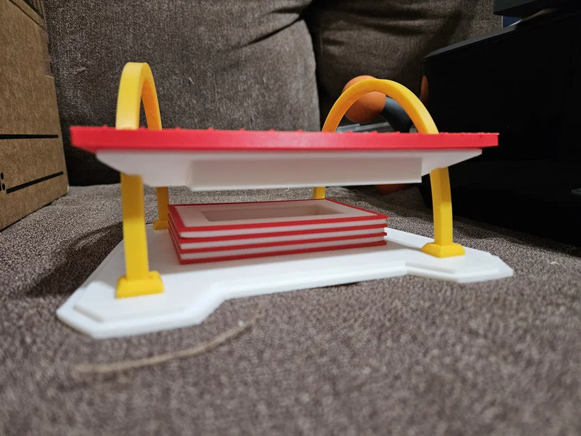 Mô hình cửa hàng McDonalds cổ điển tỉ lệ 1:64 cho dân chơi mô hình - Image 4