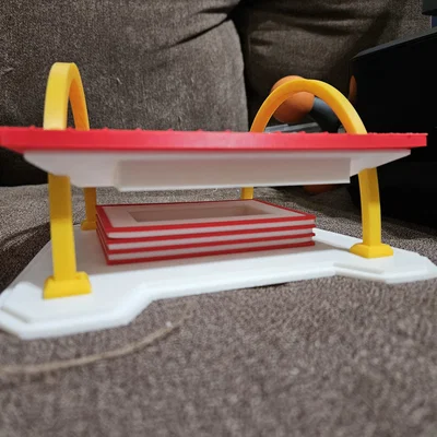 Mô hình cửa hàng McDonalds cổ điển tỉ lệ 1:64 cho dân chơi mô hình