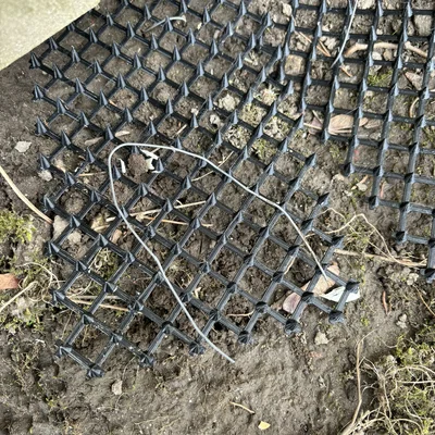 Chông gai ngăn chặn thỏ và thú cưng (Rabbit Deterrent)