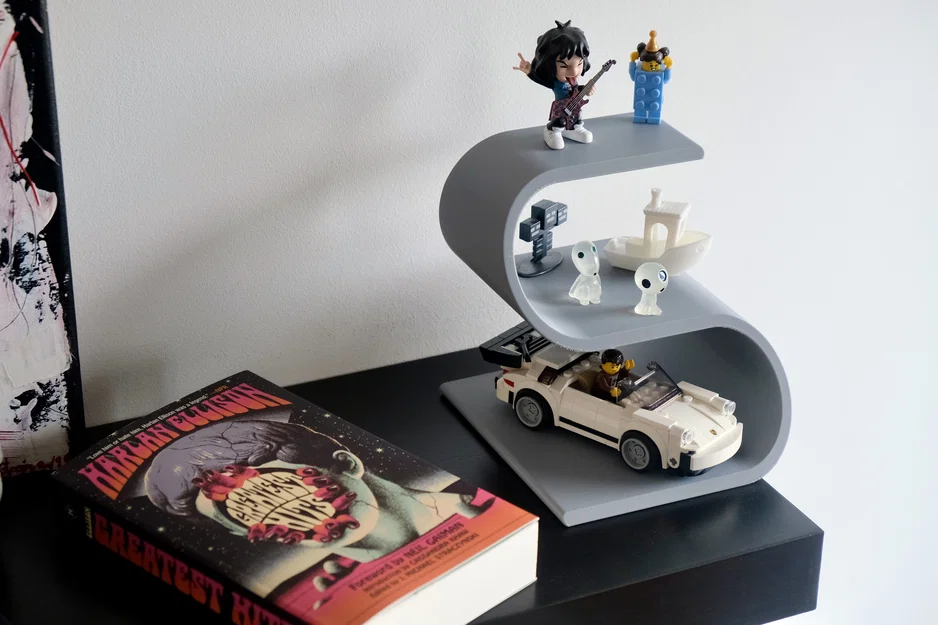 Kệ trưng bày dáng uốn lượn (Swoopy display shelf) cho mô hình và đồ sưu tập - Image 2