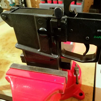 Khối kẹp cố định Vise block cho AR-15 - Phụ kiện in 3D hữu ích