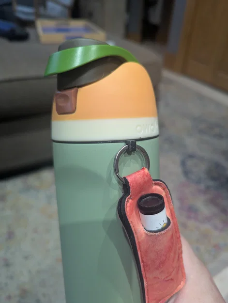 Phụ kiện móc khóa/son dưỡng cho bình nước Owala - Image 1