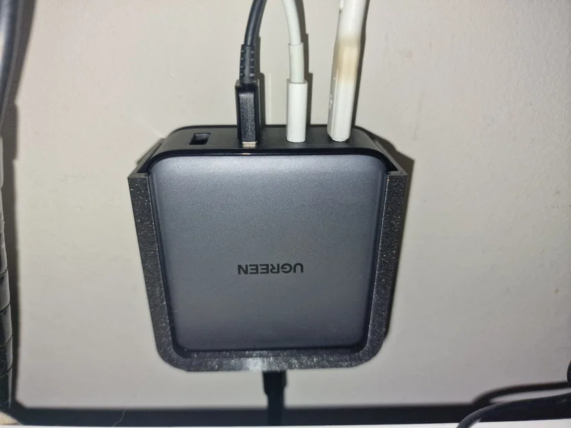 Giá treo tường và để bàn cho bộ sạc nhanh Ugreen Nexode 65W - Image 3