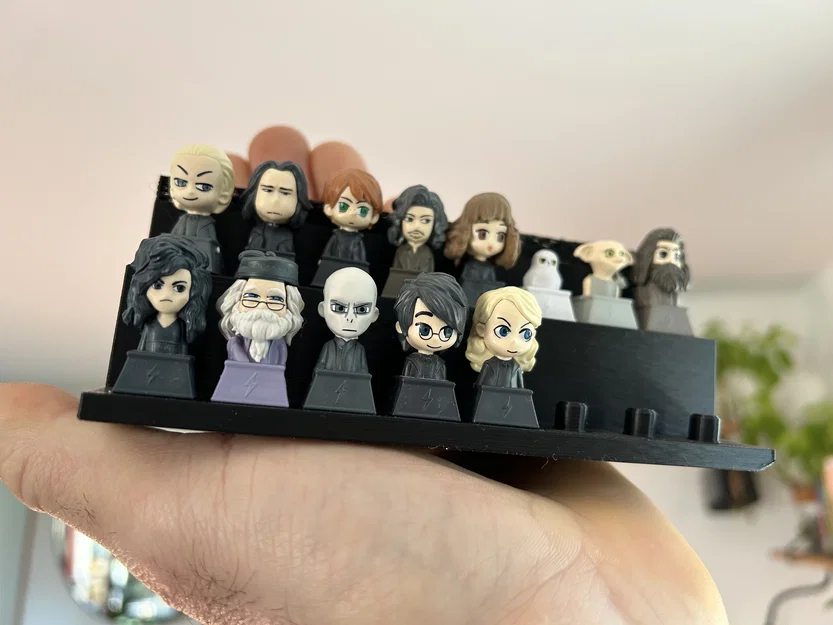 Kệ trưng bày mô hình nhân vật Harry Potter Wizzis - Image 1