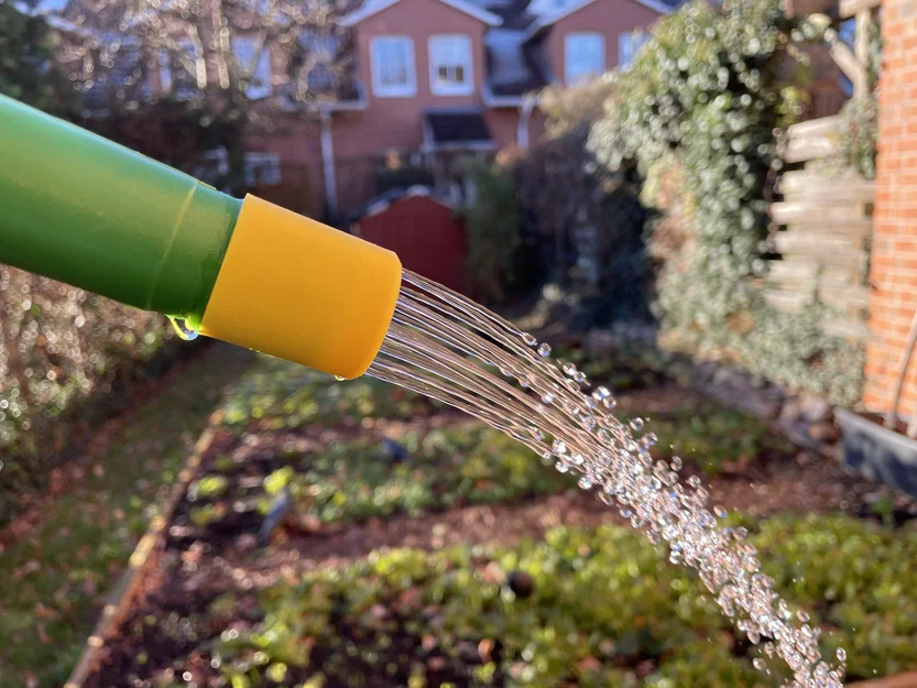 Đầu vòi tưới cây 3D cho bình 10 lít - Chăm sóc cây con dễ dàng - Image 1