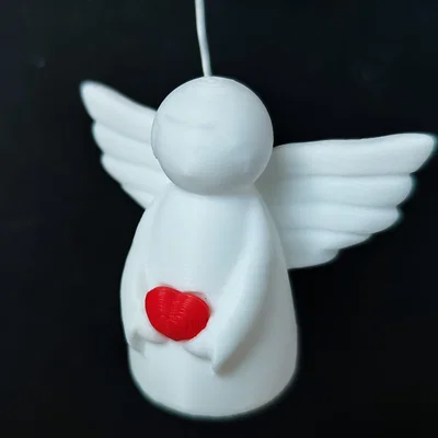 Thiên thần ôm trái tim