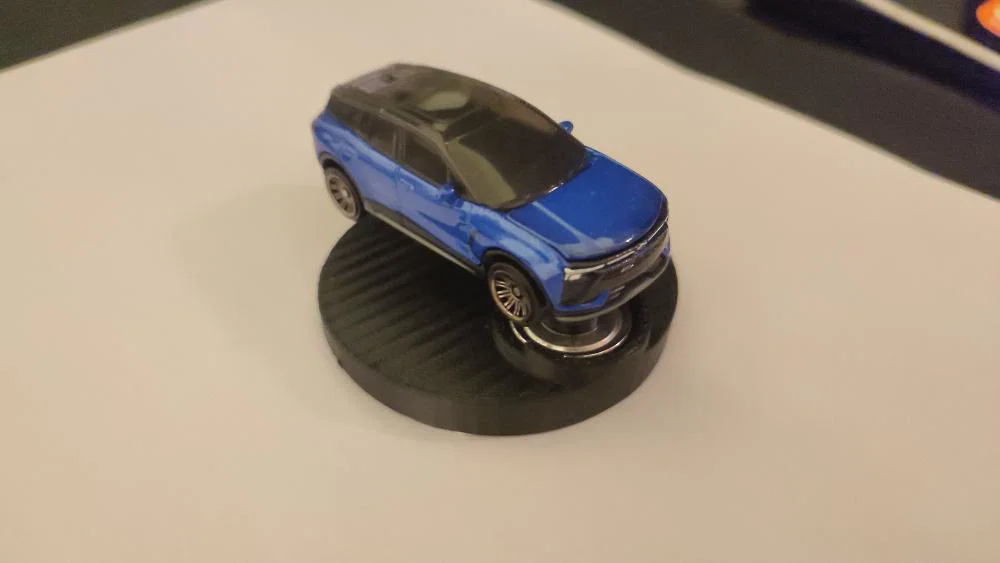 Bộ giá đỡ drift Hotwheels trên bảng điều khiển xe hơi - Image 1
