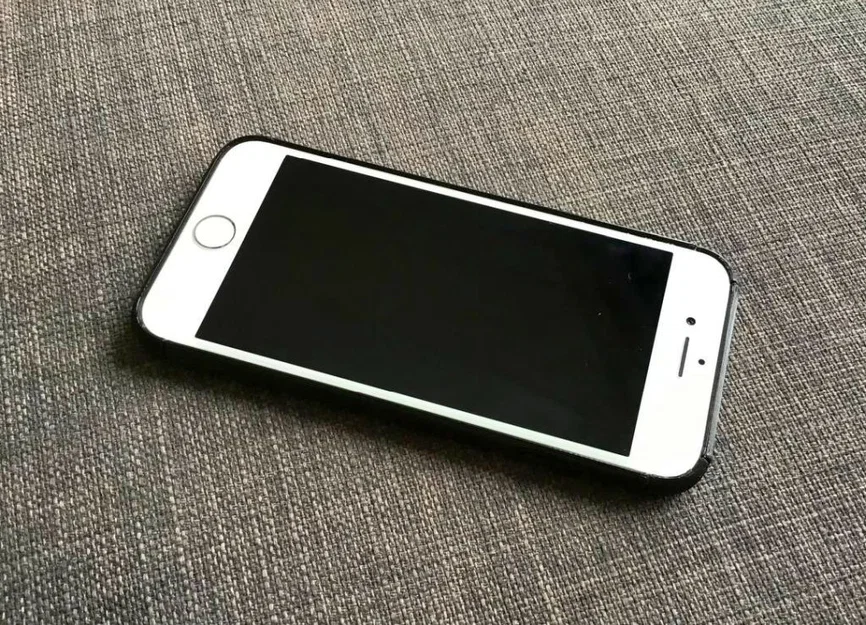Ốp lưng iPhone 8 họa tiết lục giác - Image 3