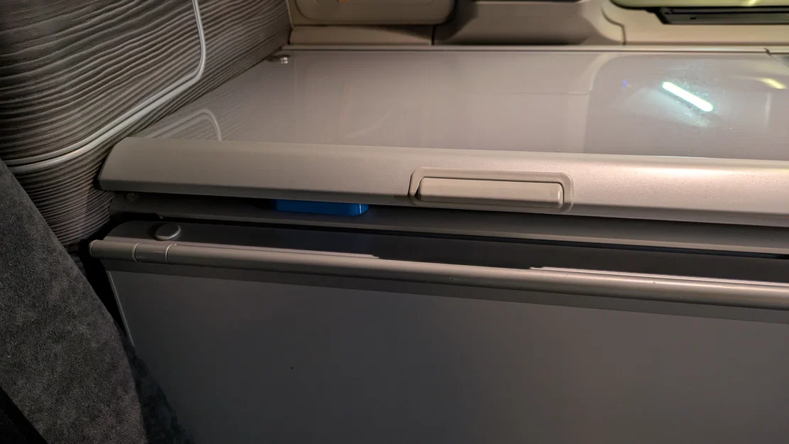 Miếng chặn giữ mở nắp tủ lạnh cho VW California T5/T6 - Image 3