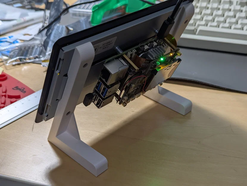 Chân đế màn hình cảm ứng Raspberry Pi Touch Display 2 gọn gàng - Image 1