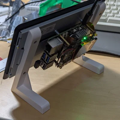 Chân đế màn hình cảm ứng Raspberry Pi Touch Display 2 gọn gàng