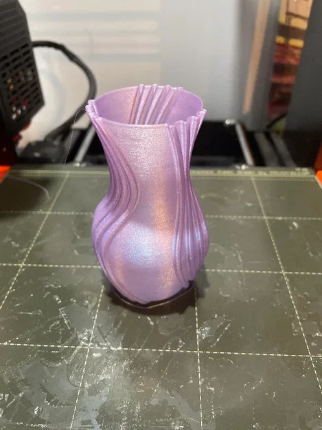 Lọ hoa Wavy Vase in 3D thiết kế hiện đại, độc đáo - Image 2