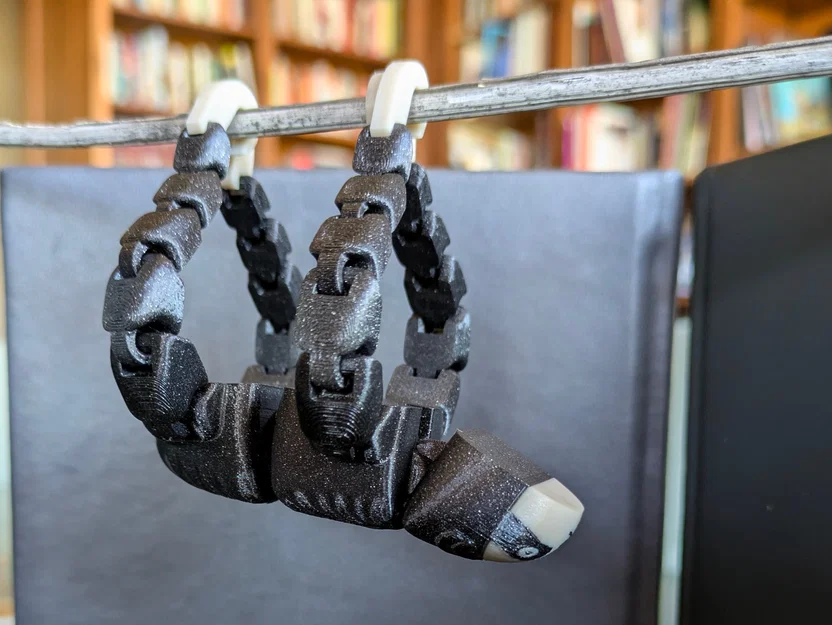 Mô hình chú lười Flexi Sloth linh hoạt treo đồ (Multi-material) - Image 2