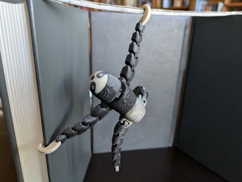 Mô hình chú lười Flexi Sloth linh hoạt treo đồ (Multi-material) - Image 4