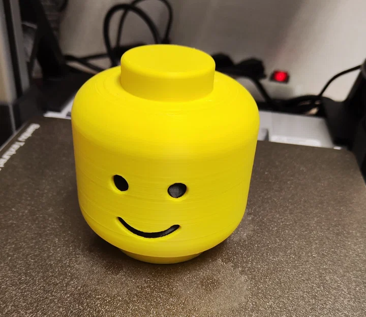 Nắp đậy móc kéo xe hơi hình đầu Lego độc đáo - Image 1