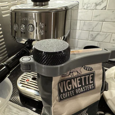 Kẹp miệng túi kèm nắp vặn (Bag Clip with Screw Cap)