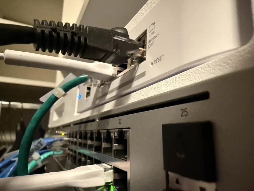 Ngàm gắn rack 19'' modular cho Unifi USW-Flex-XG - Image 2