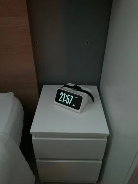 Dock iPhone + Apple Watch - Image 1