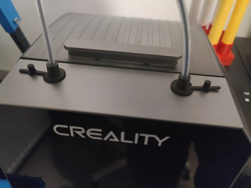 Kẹp cố định ống dẫn Bowden cho hộp sấy Creality Space Pi - Image 1