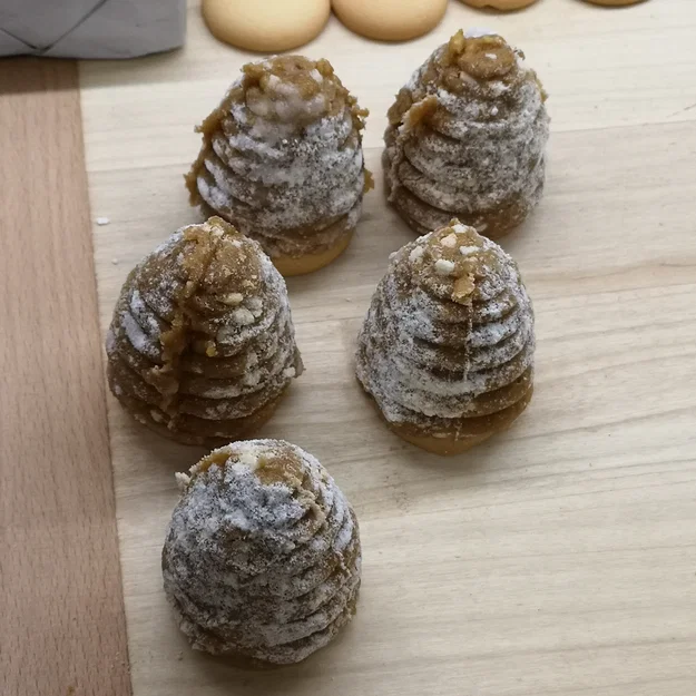 Khuôn làm bánh Tổ Ong (Beehives/Osie hniezda) - Image 11