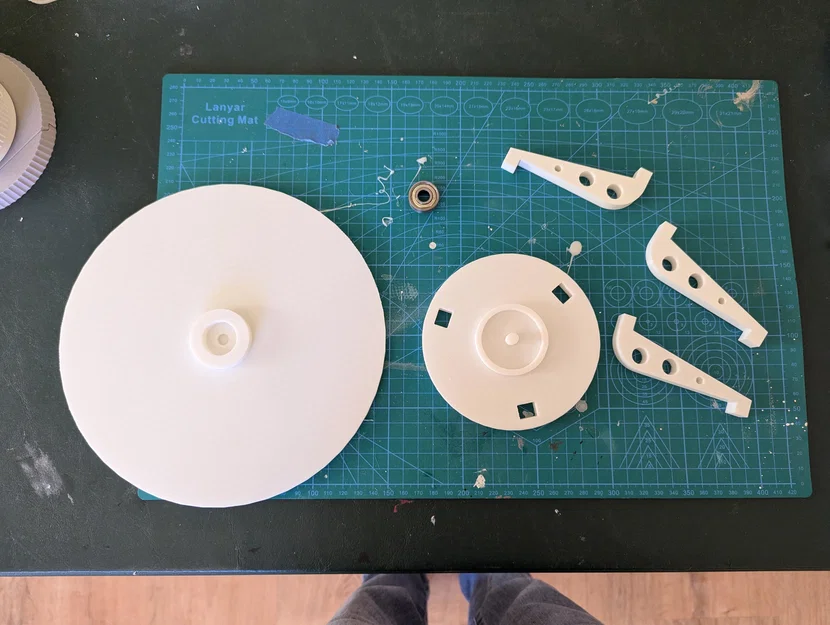 Bàn xoay tự chế hỗ trợ sơn mô hình 3D (3D Printed Painting Turntable) - Image 1