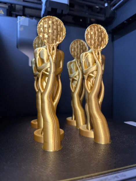 Mô hình tượng Oscar mặt bánh (Pie Oscar) - Giải thưởng làm bánh độc đáo - Image 2