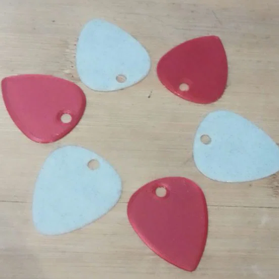 Miếng gảy đàn guitar (guitar mediator - guitar pick) - Image 1