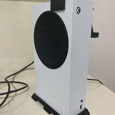 Chân đế dựng đứng Xbox Series S giúp tản nhiệt và tối ưu không gian