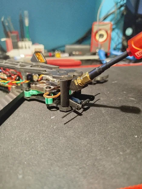 Ngàm gắn anten và VTX cho khung FPV GEPRC Mark4 tiện lợi - Image 1