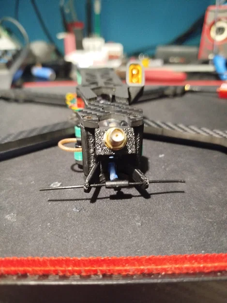 Ngàm gắn anten và VTX cho khung FPV GEPRC Mark4 tiện lợi - Image 2