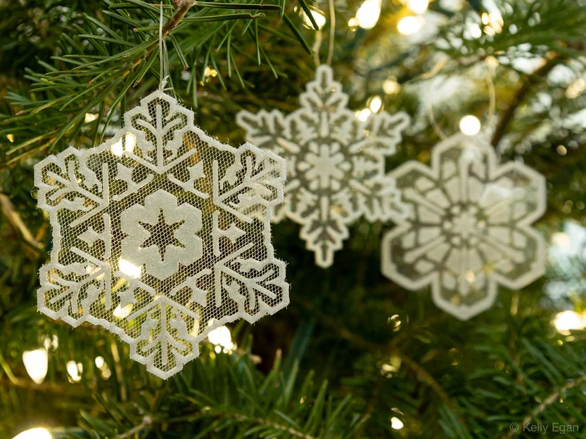 Ornament Bông Tuyết Kẹp Tulle Ở Giữa - Image 1