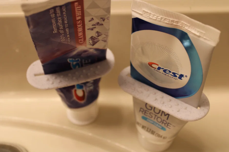 Toothpaste Squeezer – Dụng cụ bóp kem đánh răng - Image 1