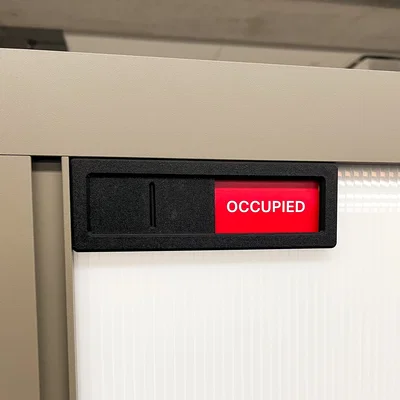 Bảng trượt Available/Occupied (Có trống/Đang dùng)