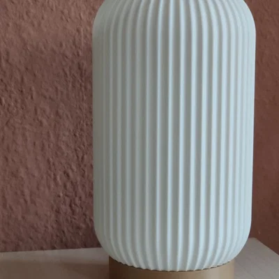 Đèn bàn đầu giường gân hiện đại (Modern Ribbed Night Stand Lamp)
