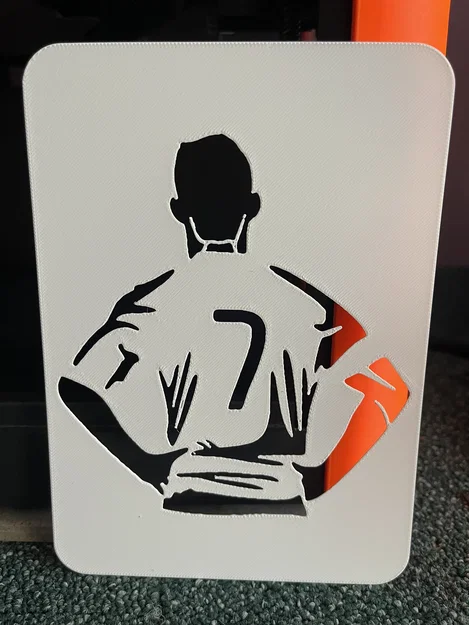Cristiano Ronaldo - Khuôn Stencil Template để vẽ và sơn - Image 1