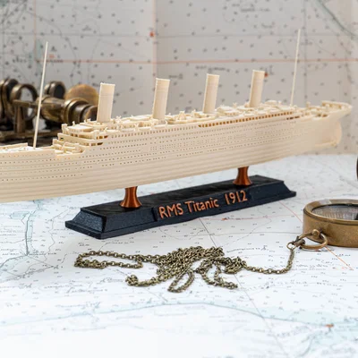 RMS Titanic 1:1000 – Mô hình tàu lịch sử dễ in kèm stand