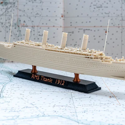 RMS Titanic 1:1000 – Mô hình tàu lịch sử dễ in kèm stand