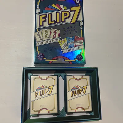 Khay 3D Đựng Bài Flip 7 Cho Thẻ Đã Bọc Sleeve Cực Gọn