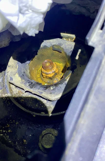 Nắp Strut Nissan Leaf – bản in đơn giản hơn - Image 3