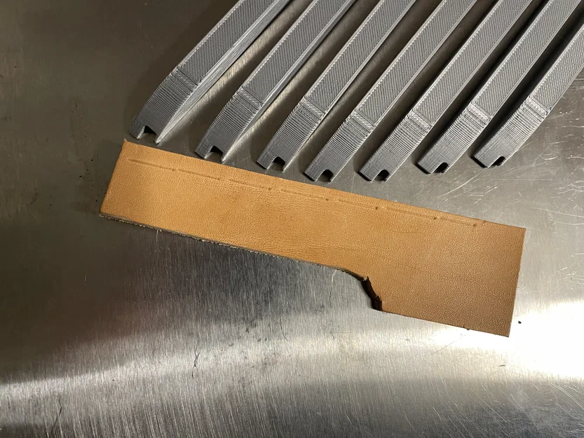 Dụng cụ đánh dấu đường chỉ may da (Leather stitching marker) - Image 1