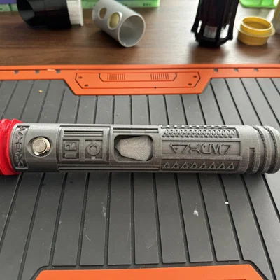 TraderPixel Saber & Chassis – Tay cầm lightsaber & chassis cho “scrap” Disney