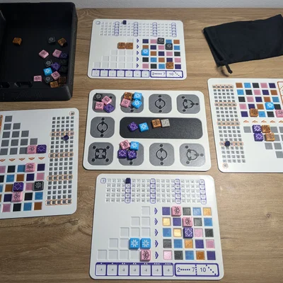 Azul Board Game - Travel Edition (Bản du lịch gọn nhẹ)