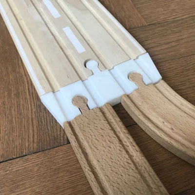 Đầu nối Đường đôi sang 2 Đường đơn - Brio/IKEA Wooden Train Track