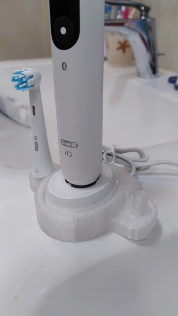 Giá đỡ sạc và đầu bàn chải Oral B IO - Image 3