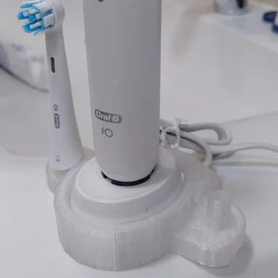 Giá đỡ sạc và đầu bàn chải Oral B IO