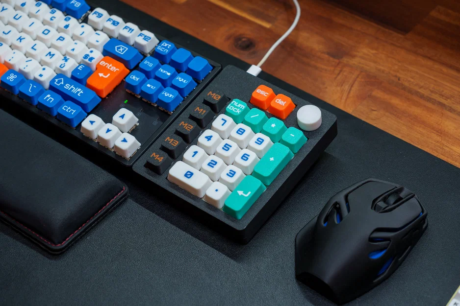 BigNum - Numpad/Macropad Hotswap & Handwired - Image 1