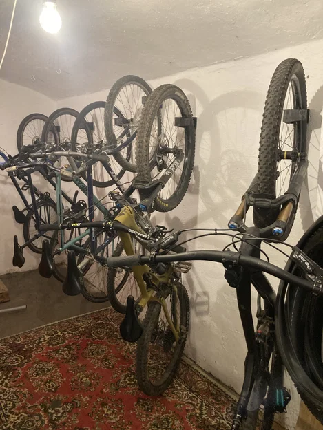 Móc Treo Xe Đạp Dọc Gắn Tường (Góc 60°) - Image 1