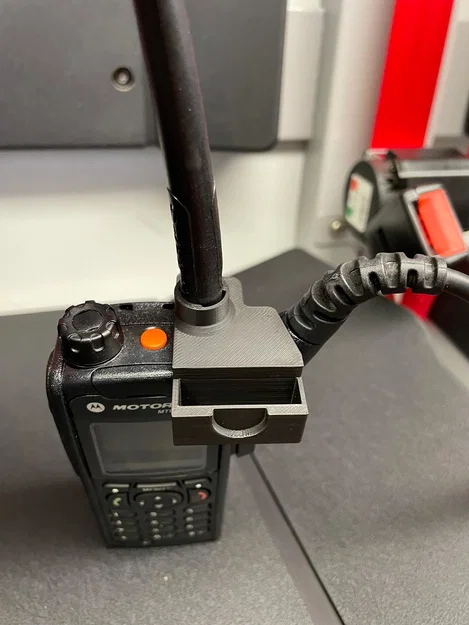 Giá treo micro bộ đàm Motorola in 3D cho lính cứu hỏa - Image 2