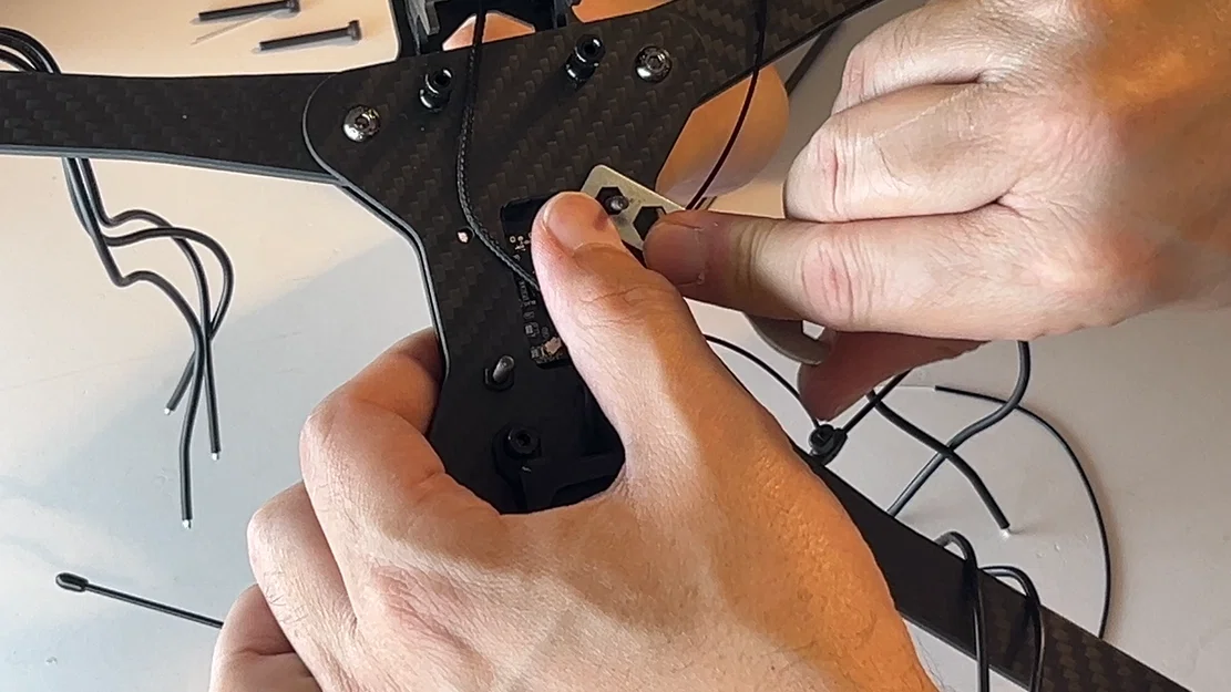 Khay gắn receiver Radiomaster DBR4 cho Rekon 10 Pro - Image 2